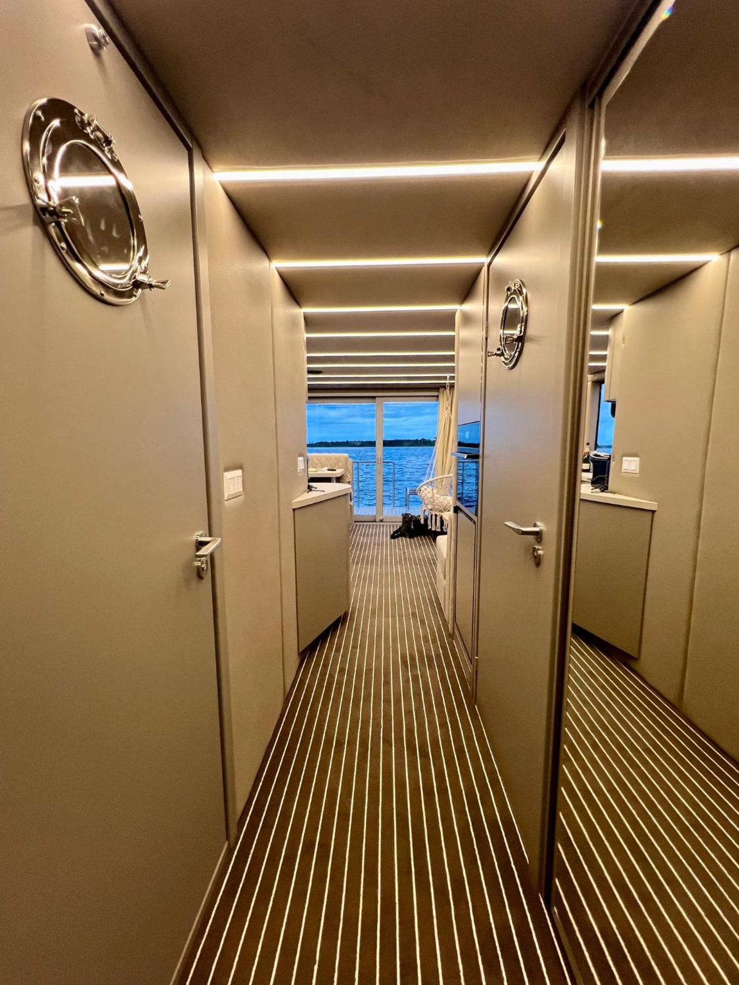 Nena Hausboot Hotel Berlin Exterior photo