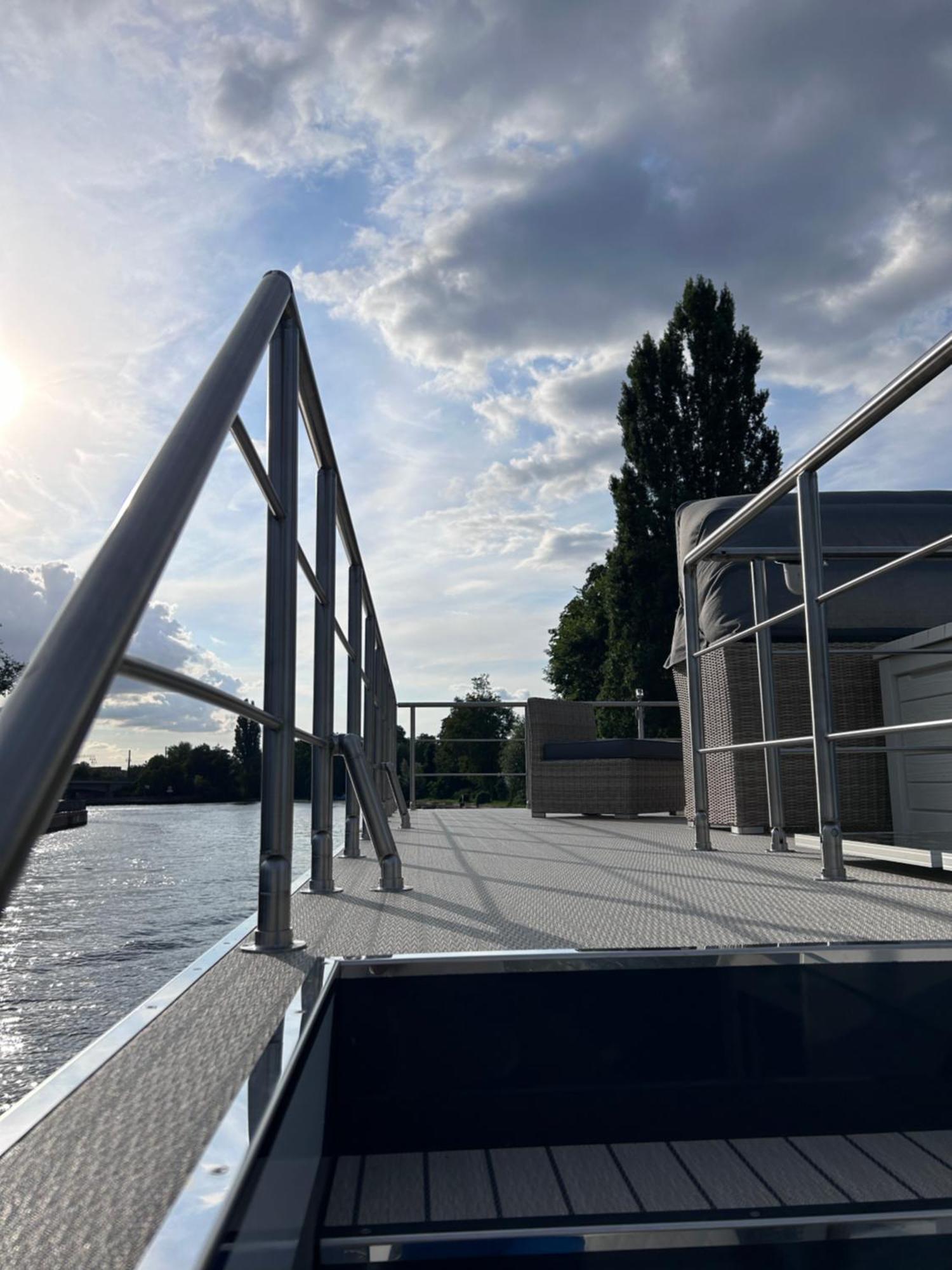 Nena Hausboot Hotel Berlin Exterior photo