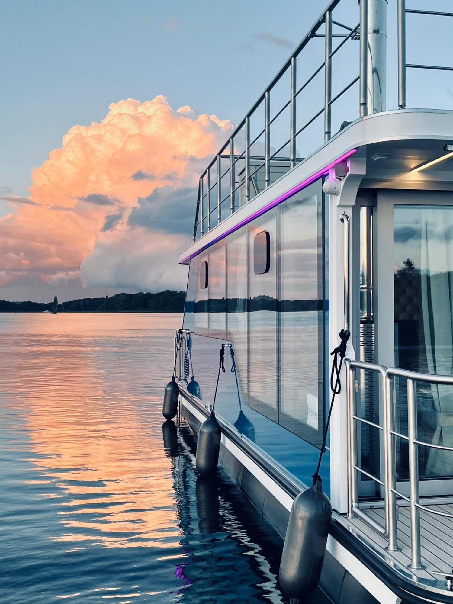 Nena Hausboot Hotel Berlin Exterior photo